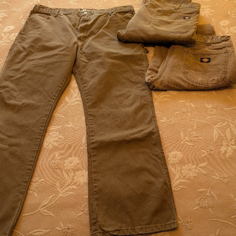 Men's Dickies work pants, size 40 waist, 30 inseam, good used condition, Qty 1